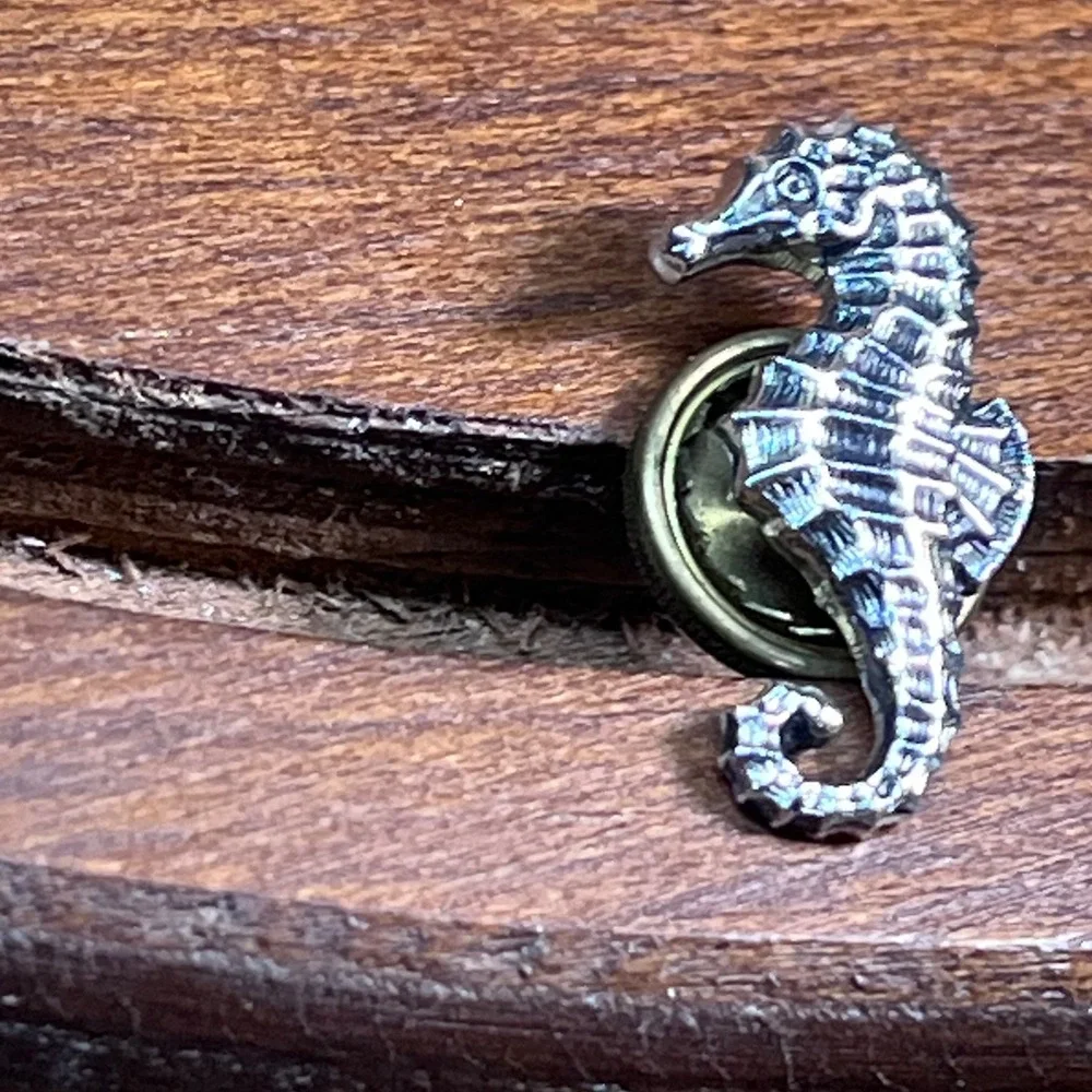 Vtg Silver Tone Seahorse Lapel Pin Tie Tack Nautical Marine Life Beach Jewelry